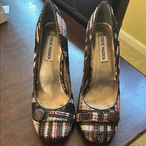 Steve Madden Black and Pink Heels Elegant Design